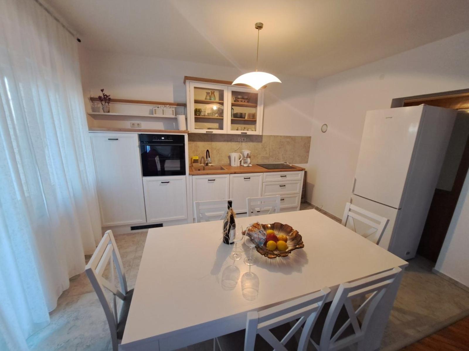 Apartments With A Parking Space Novi Vinodolski - 2423 Phòng bức ảnh